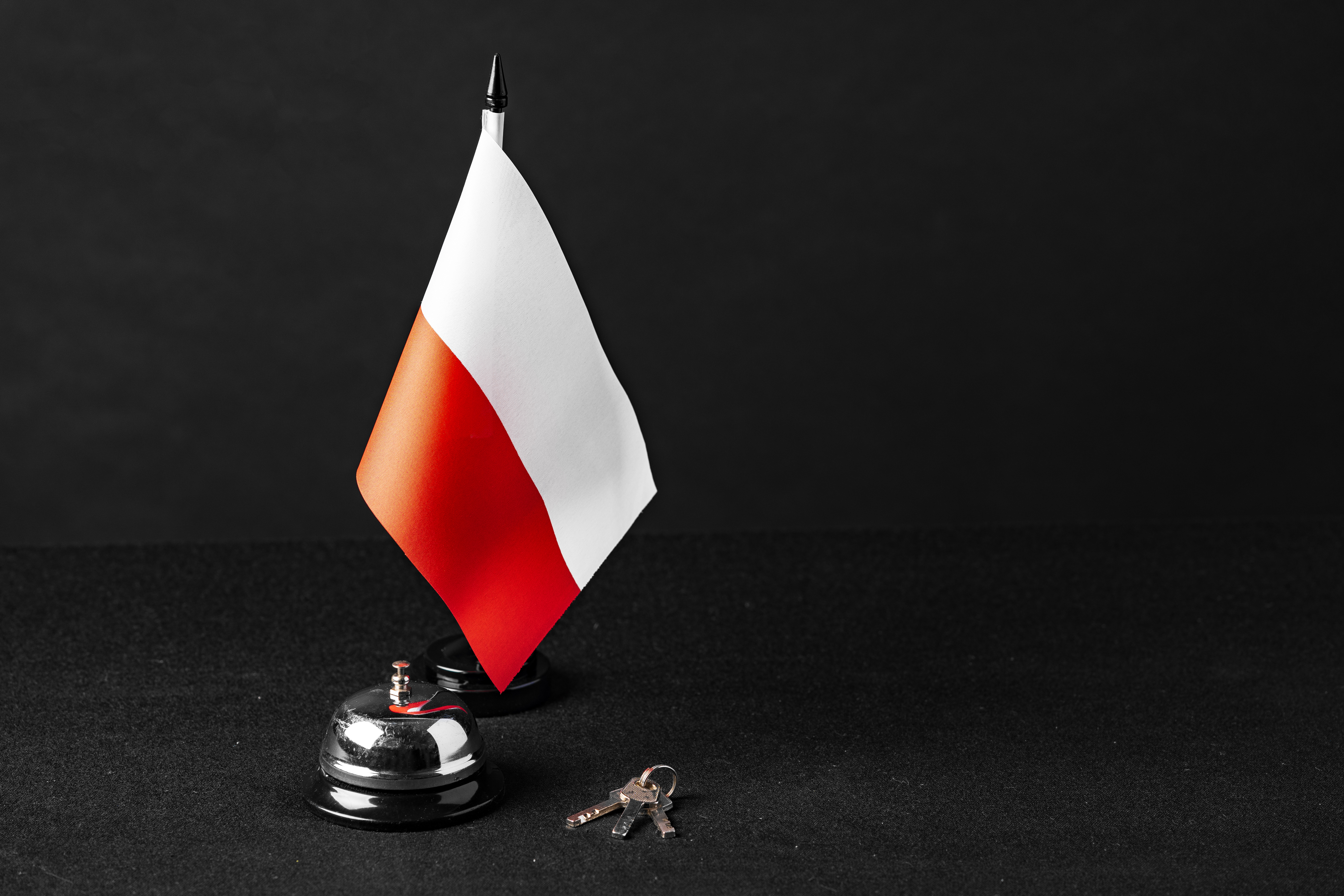 Transforming Identity Verification in Poland: Fast, AI-Powered, and Affordable Solutions for KYC, eKYC, KYB, KYT, and AML
